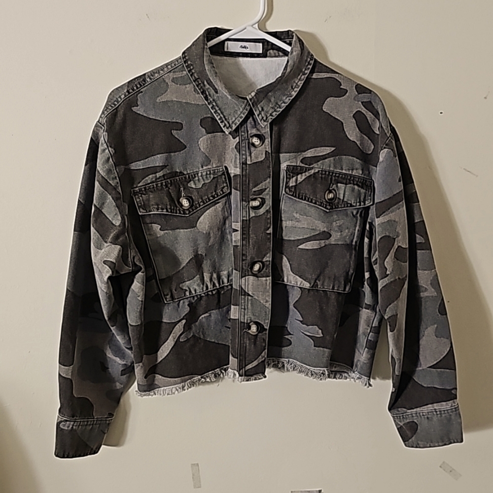 Adika Cropped Camo Jacket with frayed waistline Size OS